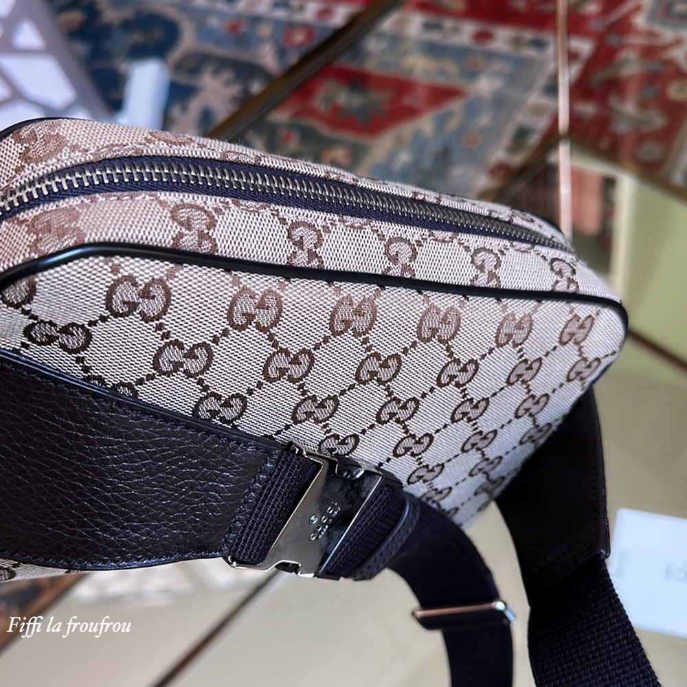 Authentic Gucci body bag - Picture 9 of 12